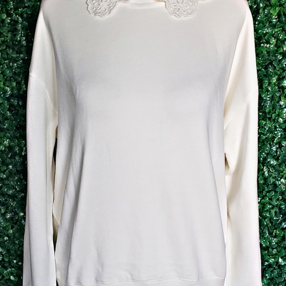 4. J.Crew Lace-collar crewneck sweatshirt - Picture 4 of 9